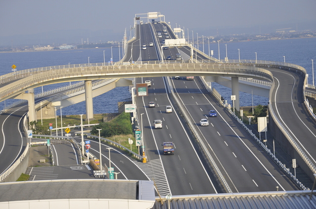 海ほたる(PIXTA)