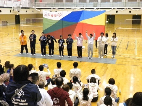 福岡県内にある4つの友の会が、ボランティア活動を積極的に取り入れての交流を図りました。