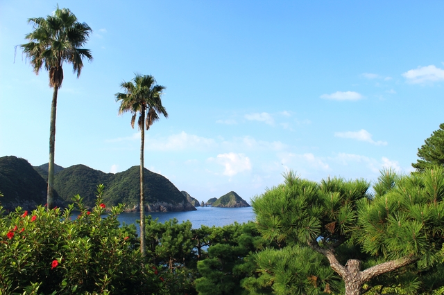 南さつま海道八景 双剣岩の風景(PIXTA)