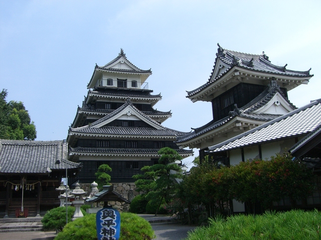 中津城(PIXTA)