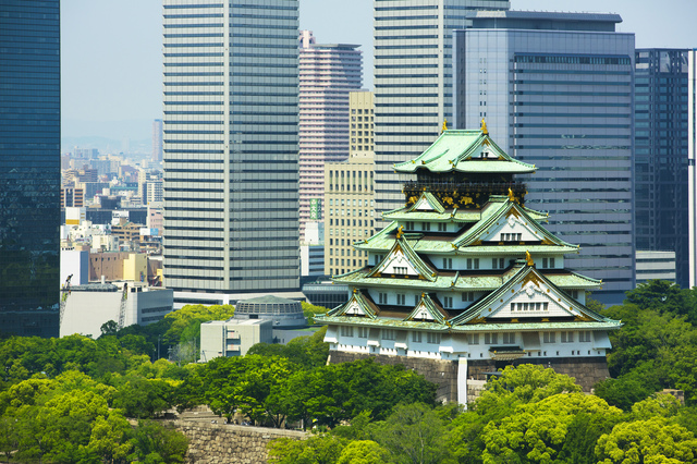 大阪城(PIXTA)
