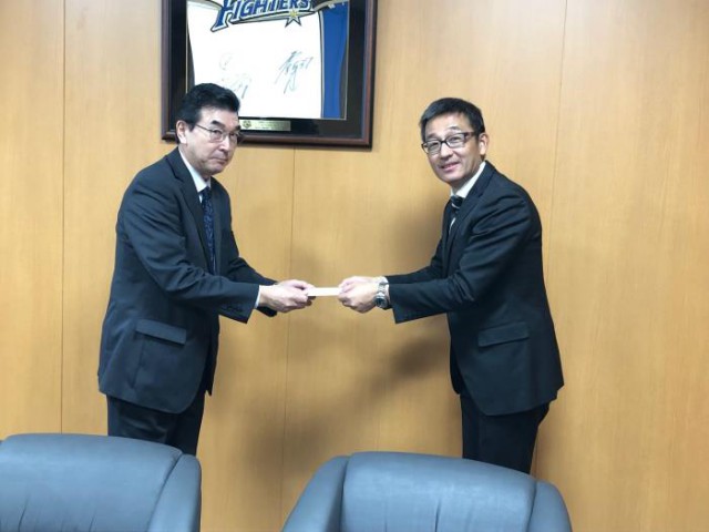 北海道胆振東部地震への義捐金をお届けしました。 友の会の社会貢献