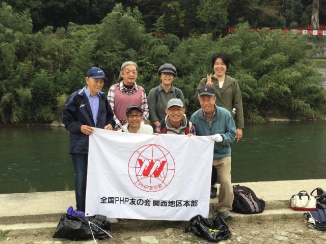 京都府亀岡市でクリーン活動 友の会の社会貢献